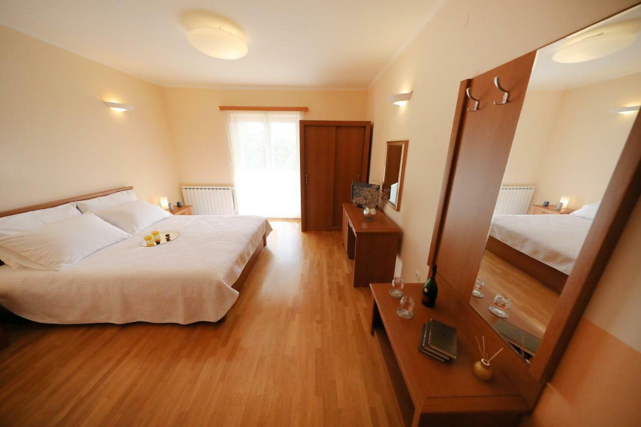 Apartments Villa Marnii Kožino Kültér fotó